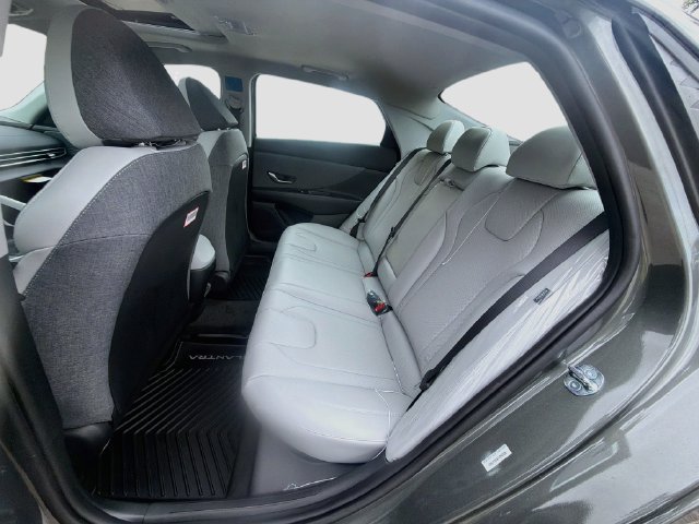 New 2026 Hyundai Elantra SEL Sport FWD image 25
