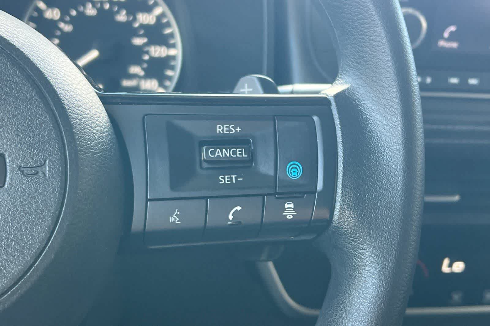 Used 2023 Nissan Rogue SV FWD image 30