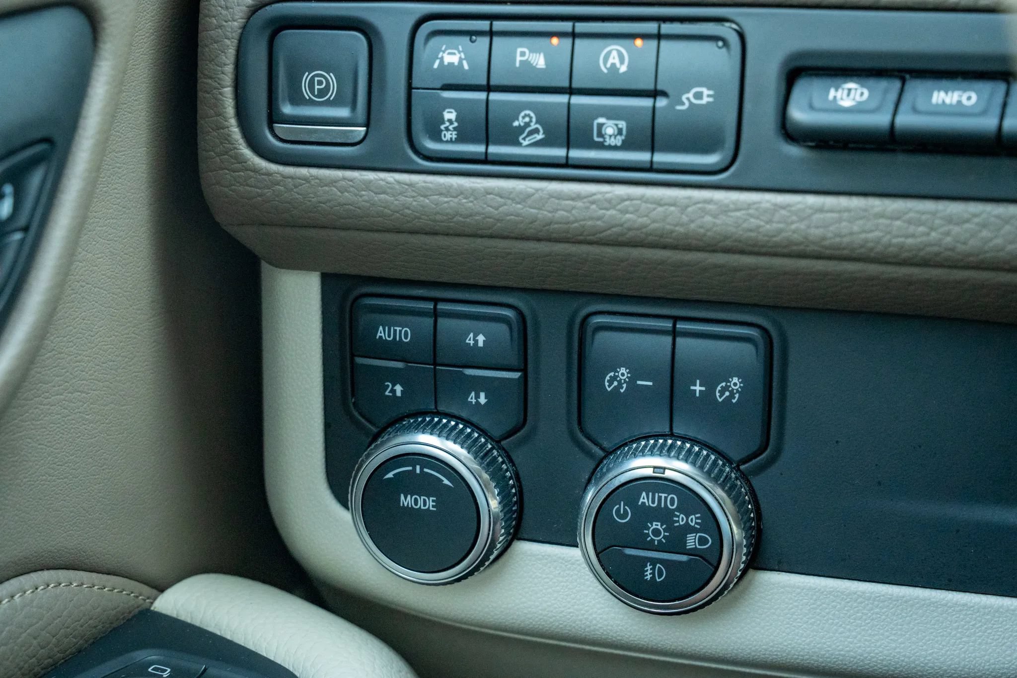 Used 2022 GMC Yukon Denali AWD/4WD image 29