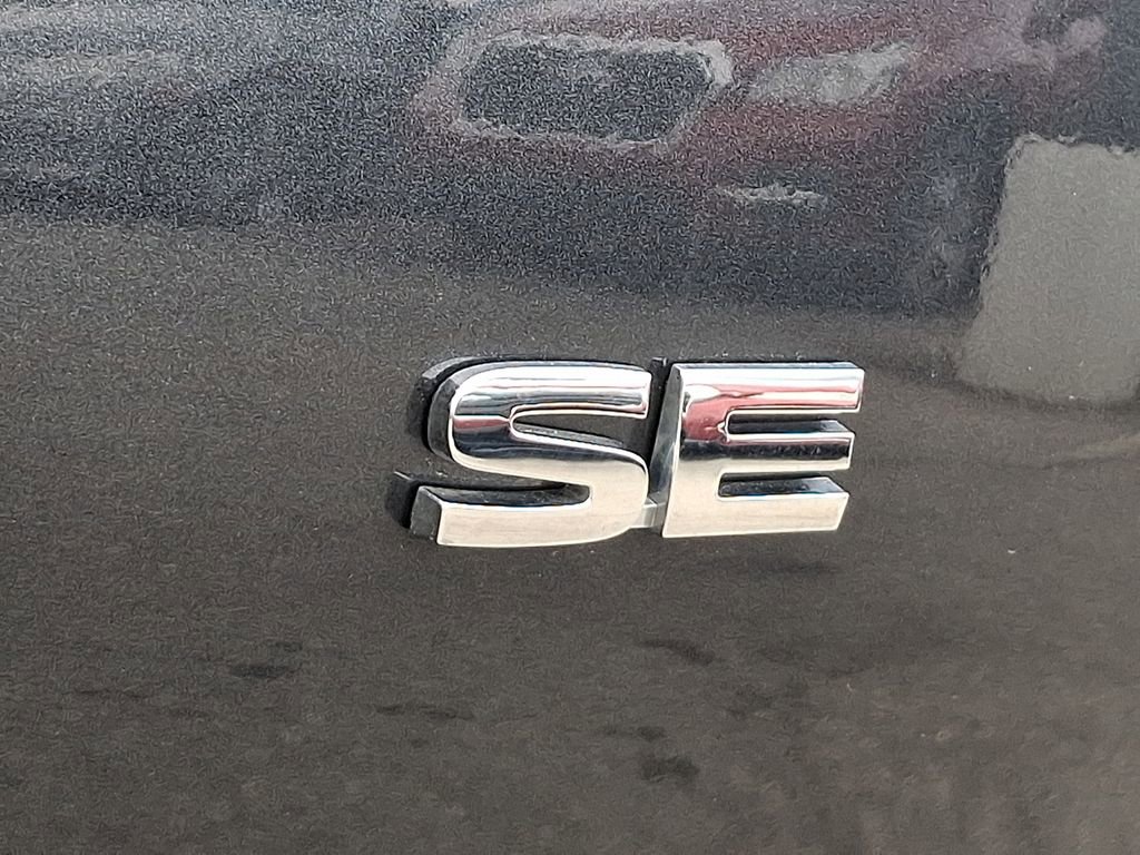 Used 2024 Mitsubishi Outlander SE Black Edition image 32