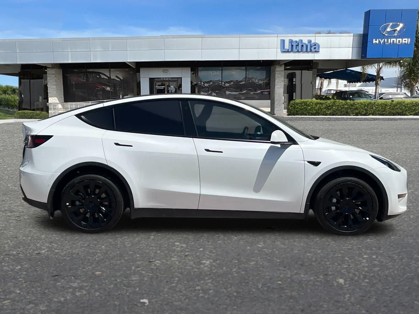 Used 2022 Tesla Model Y Long Range AWD/4WD image 9