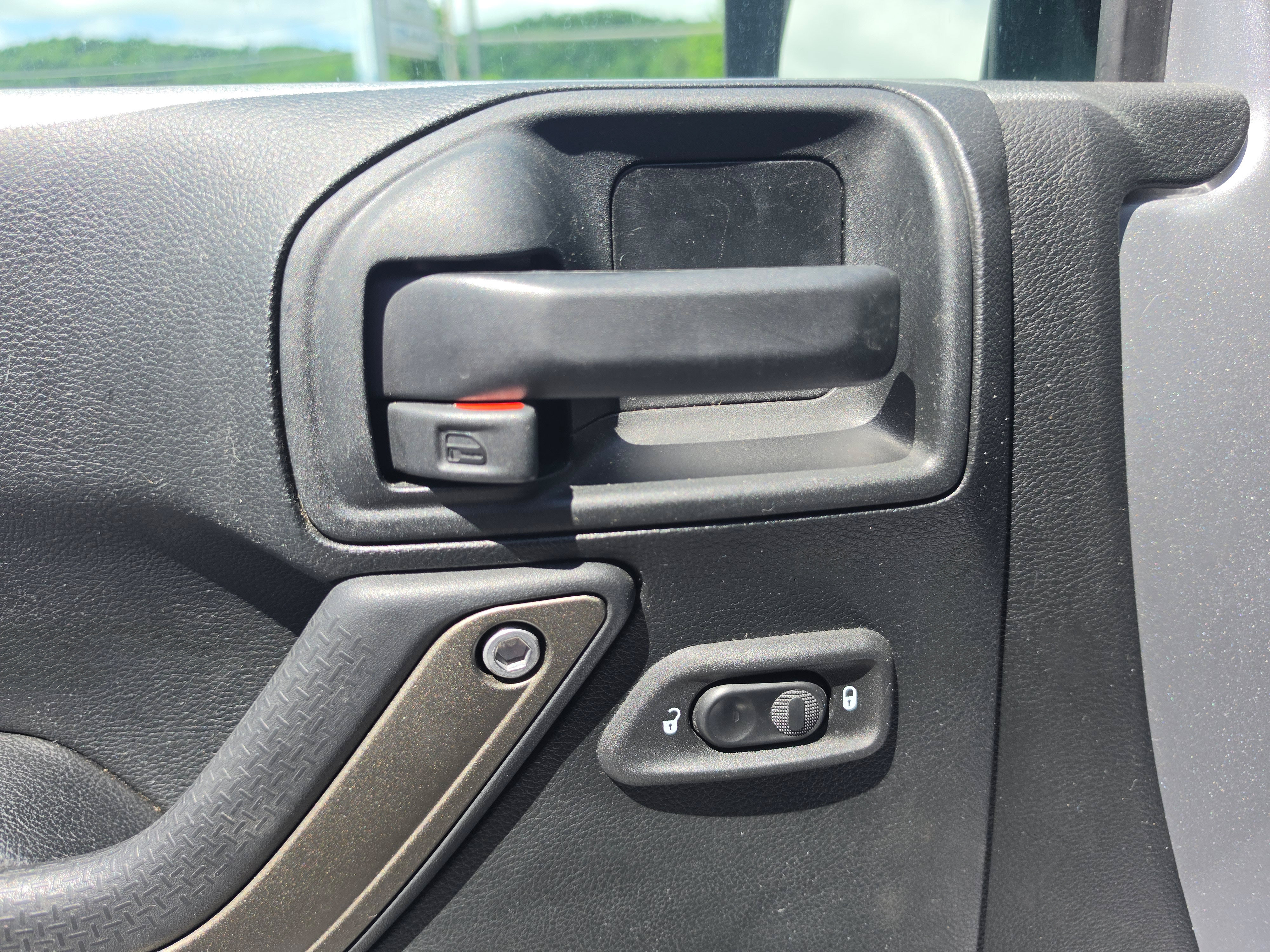 Used 2018 Jeep Wrangler Unlimited Sport AWD/4WD image 17