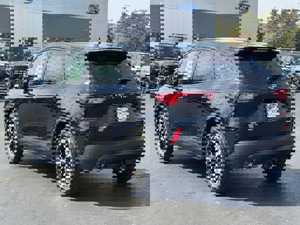 New 2025 Ford Escape ST-Line Select w/ Class II Trailer Tow Package image 14