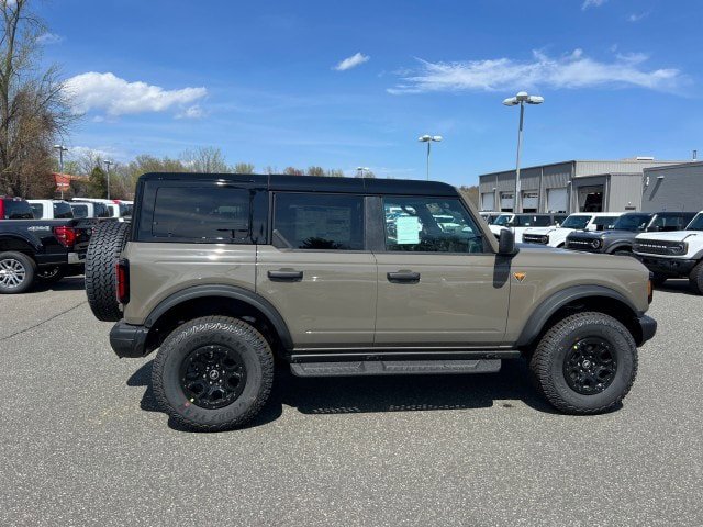 New 2026 Ford Bronco Badlands AWD/4WD image 13