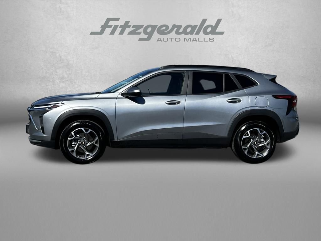 Used 2025 Chevrolet Trax LT image 4