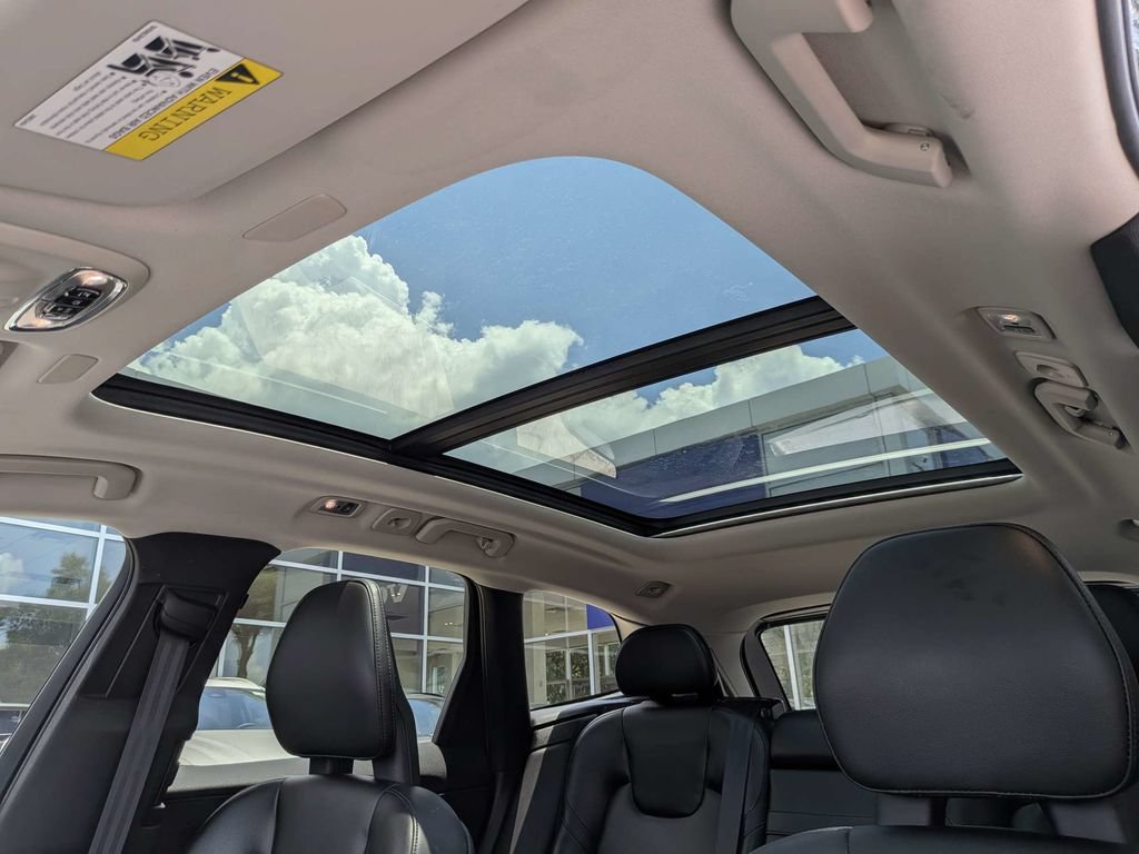 Used 2019 Volvo XC60 T5 Momentum FWD image 24