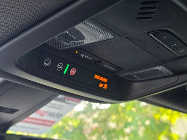 Used 2023 Chevrolet Traverse LT FWD image 40