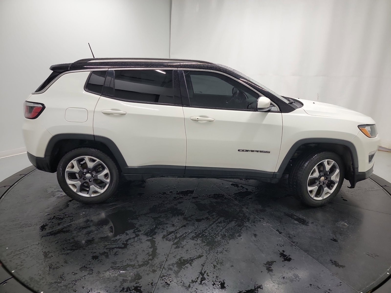 Used 2018 Jeep Compass Limited w/ Navigation Group image 11