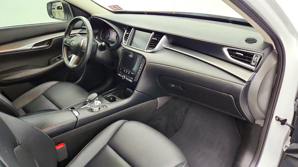 Used 2019 INFINITI QX50 Pure image 24