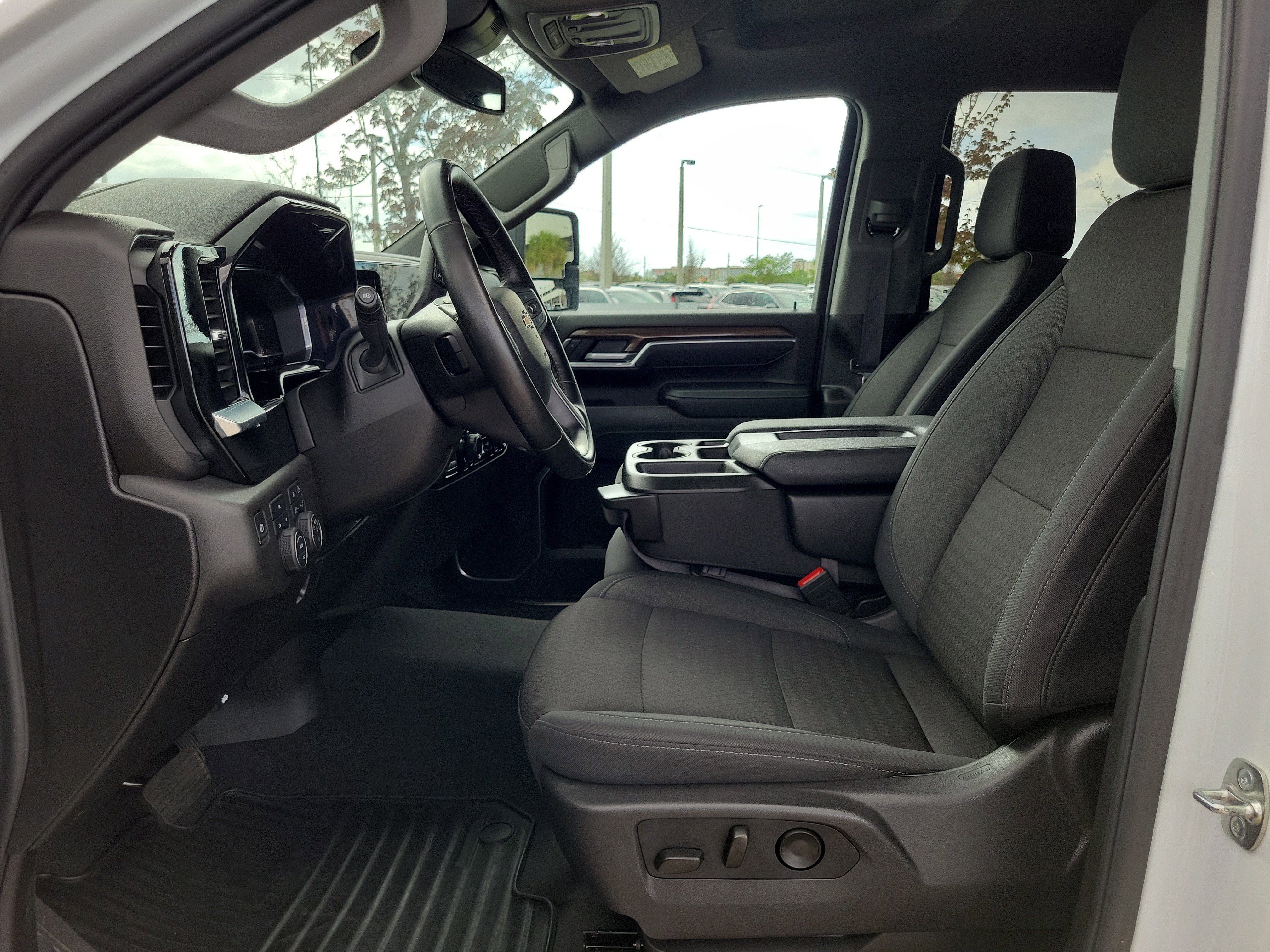 Used 2025 Chevrolet Silverado 2500 LT w/ Safety Package image 21