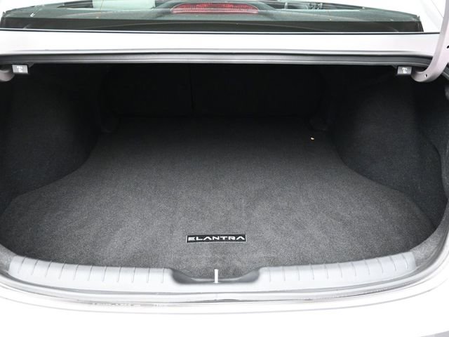 Used 2023 Hyundai Elantra Limited image 27