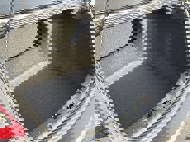 Used 2018 Ford Taurus SE image 26