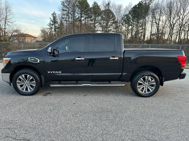 Used 2017 Nissan Titan SL image 5