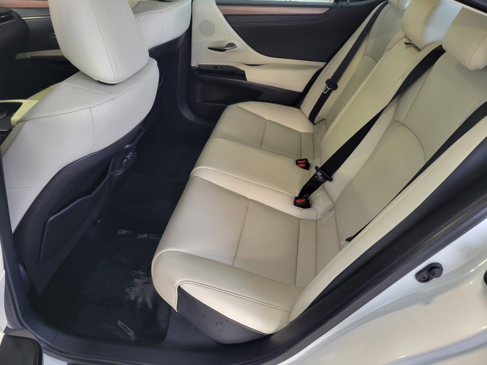 Certified 2024 Lexus ES 350 w/ Premium Package image 13