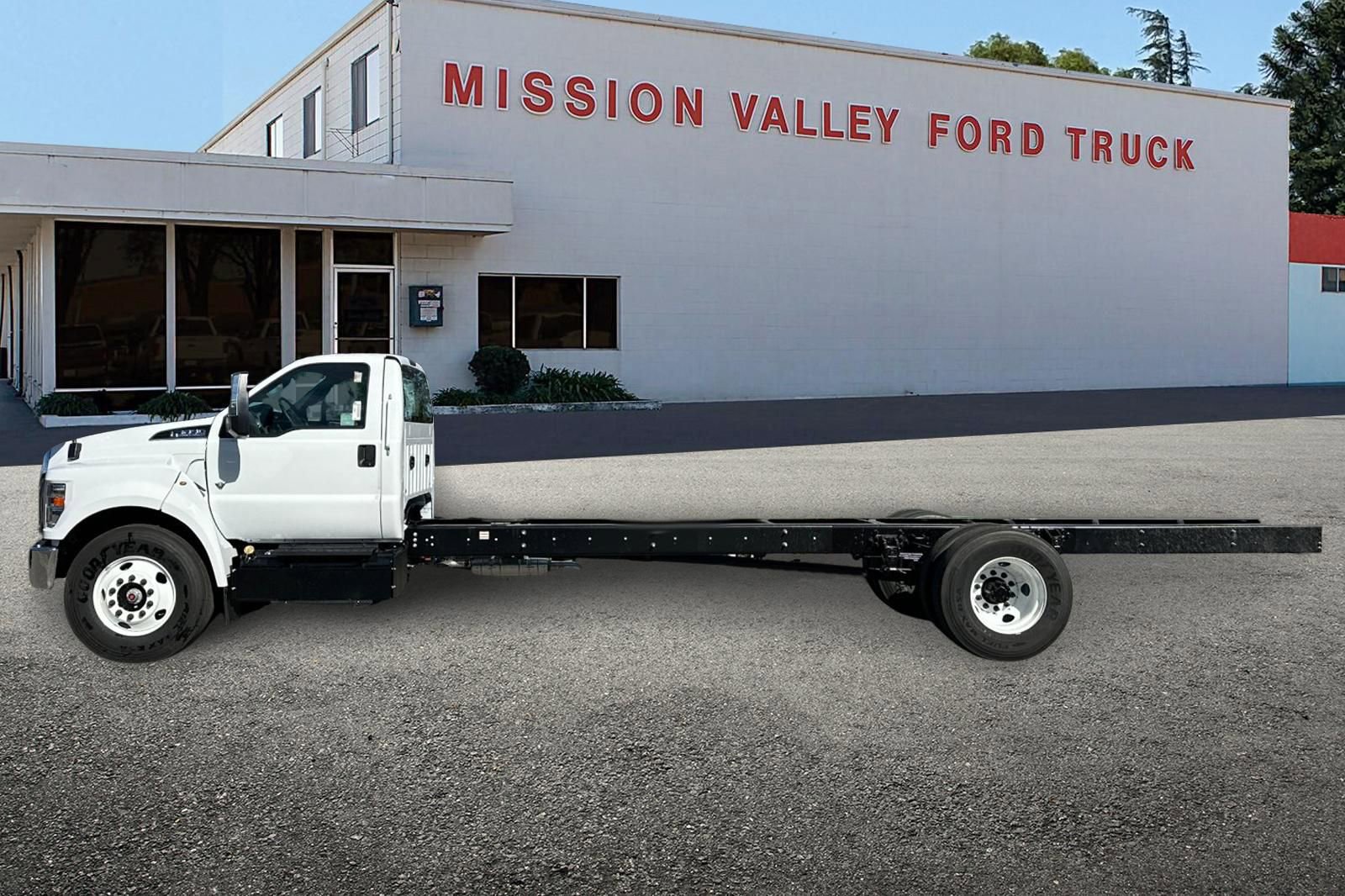 New 2027 Ford F650 2WD Regular Cab Super Duty image 7