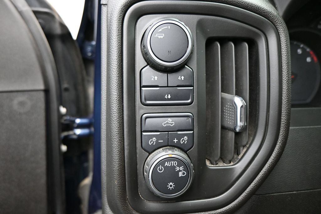 Used 2022 Chevrolet Silverado 2500 W/T w/ WT Convenience Package AWD/4WD image 12