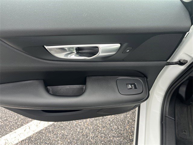 Used 2024 Volvo S60 B5 Plus image 17