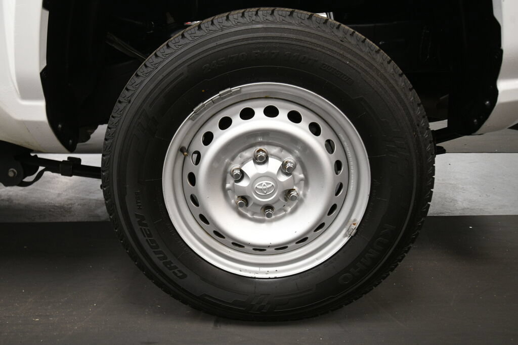 Certified 2024 Toyota Tacoma SR RWD image 27