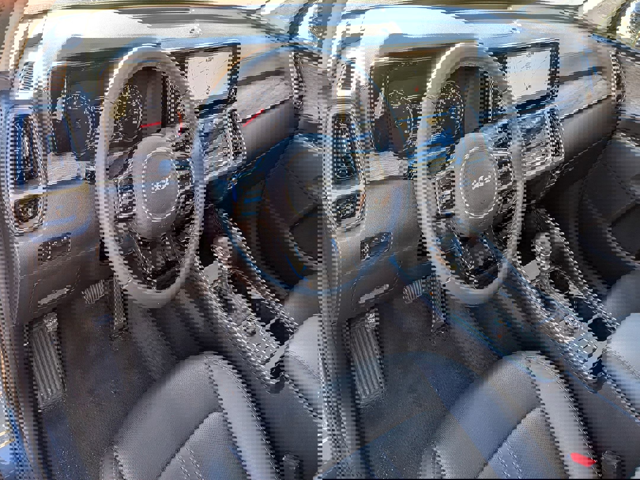 Used 2022 Kia Sorento S image 16