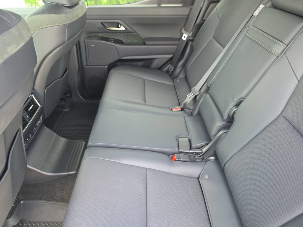 Used 2024 Lexus GX 550 AWD/4WD image 12