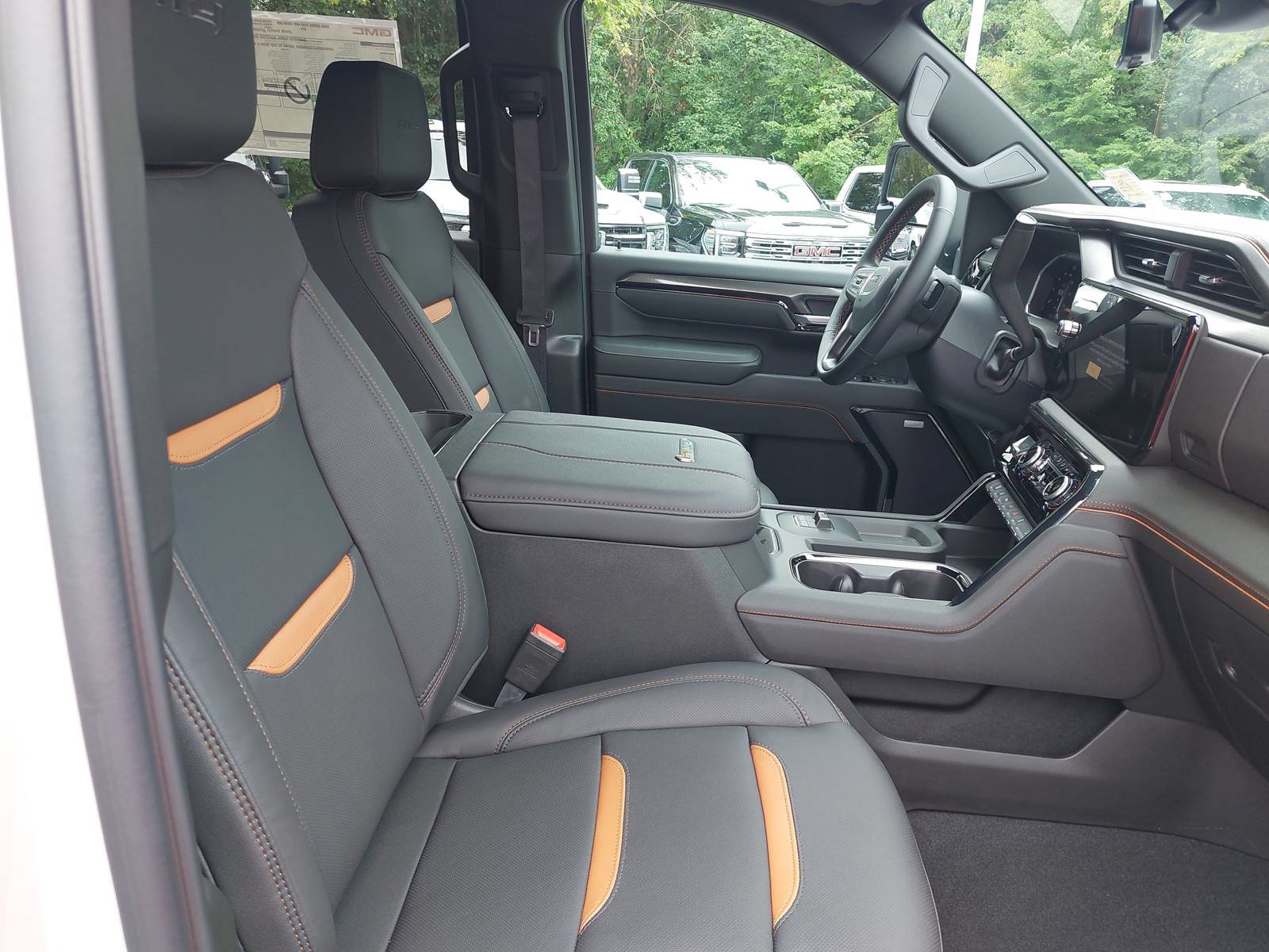 New 2026 GMC Sierra 2500 AT4 w/ AT4 Premium Plus Package AWD/4WD image 10