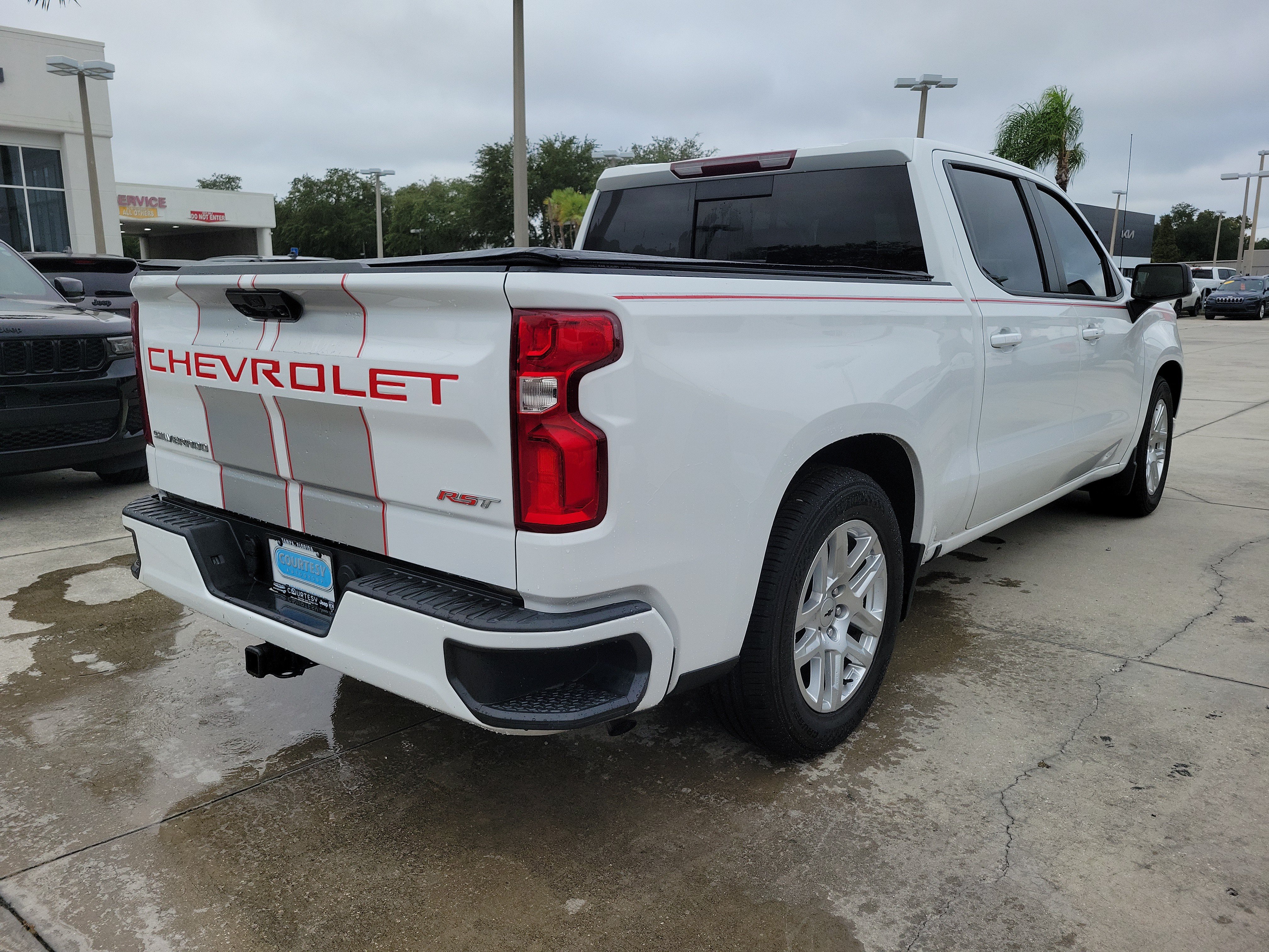 Used 2023 Chevrolet Silverado 1500 RST w/ Convenience Package II RWD image 3
