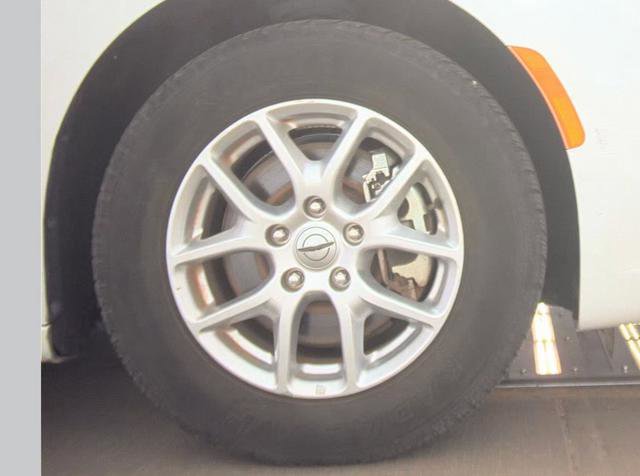 Used 2023 Chrysler Pacifica Touring-L image 11