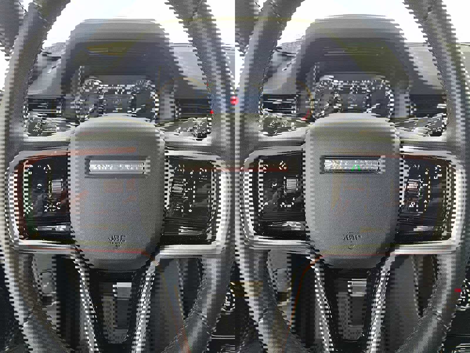 Used 2023 Land Rover Range Rover Evoque R-Dynamic SE image 30