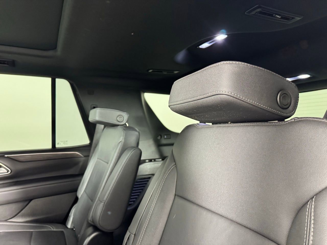 Used 2023 Chevrolet Tahoe Z71 w/ Luxury Package image 25