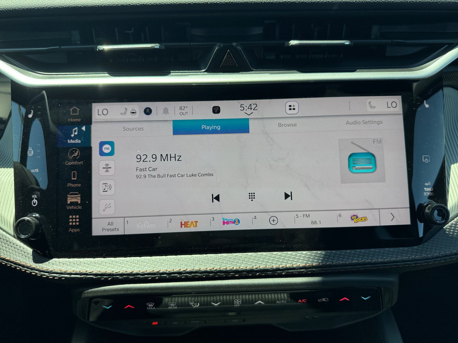New 2026 Jeep Cherokee Limited AWD/4WD image 12
