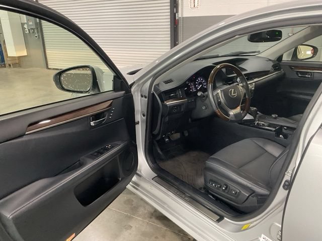 Used 2014 Lexus ES 350 w/ Premium Package FWD image 13