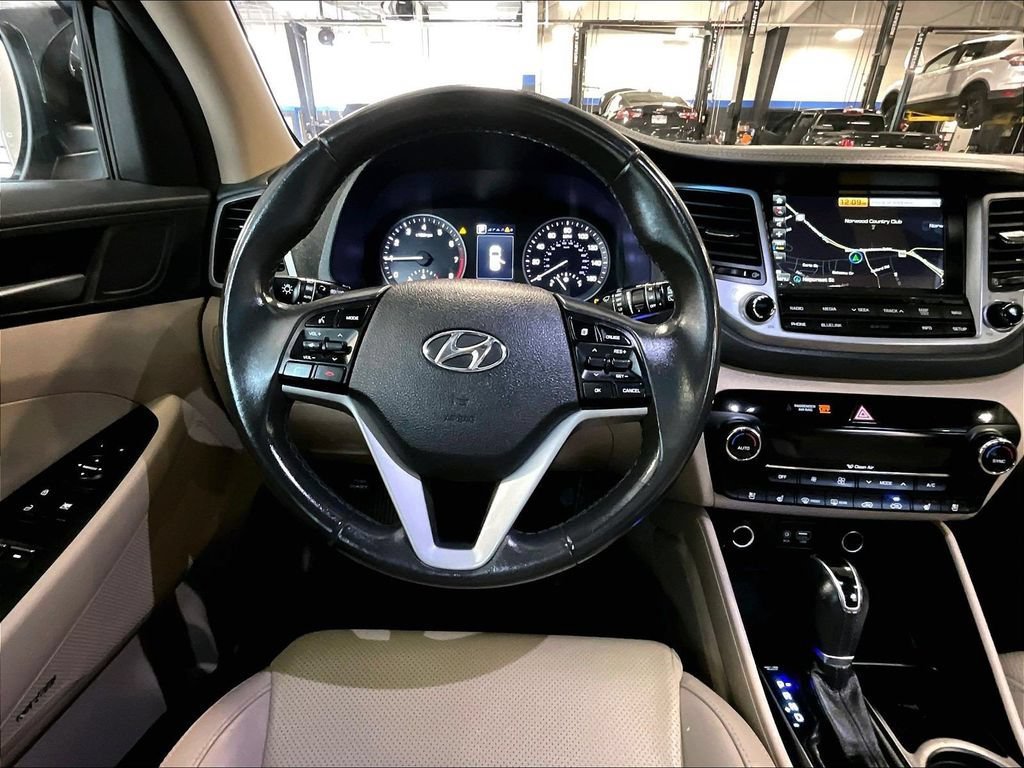 Used 2017 Hyundai Tucson Limited w/ Limited Ultimate Package 03 AWD/4WD image 18