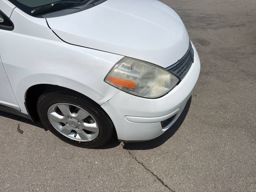 Used 2007 Nissan Versa Hatchback w/ Convenience Pkg FWD image 40