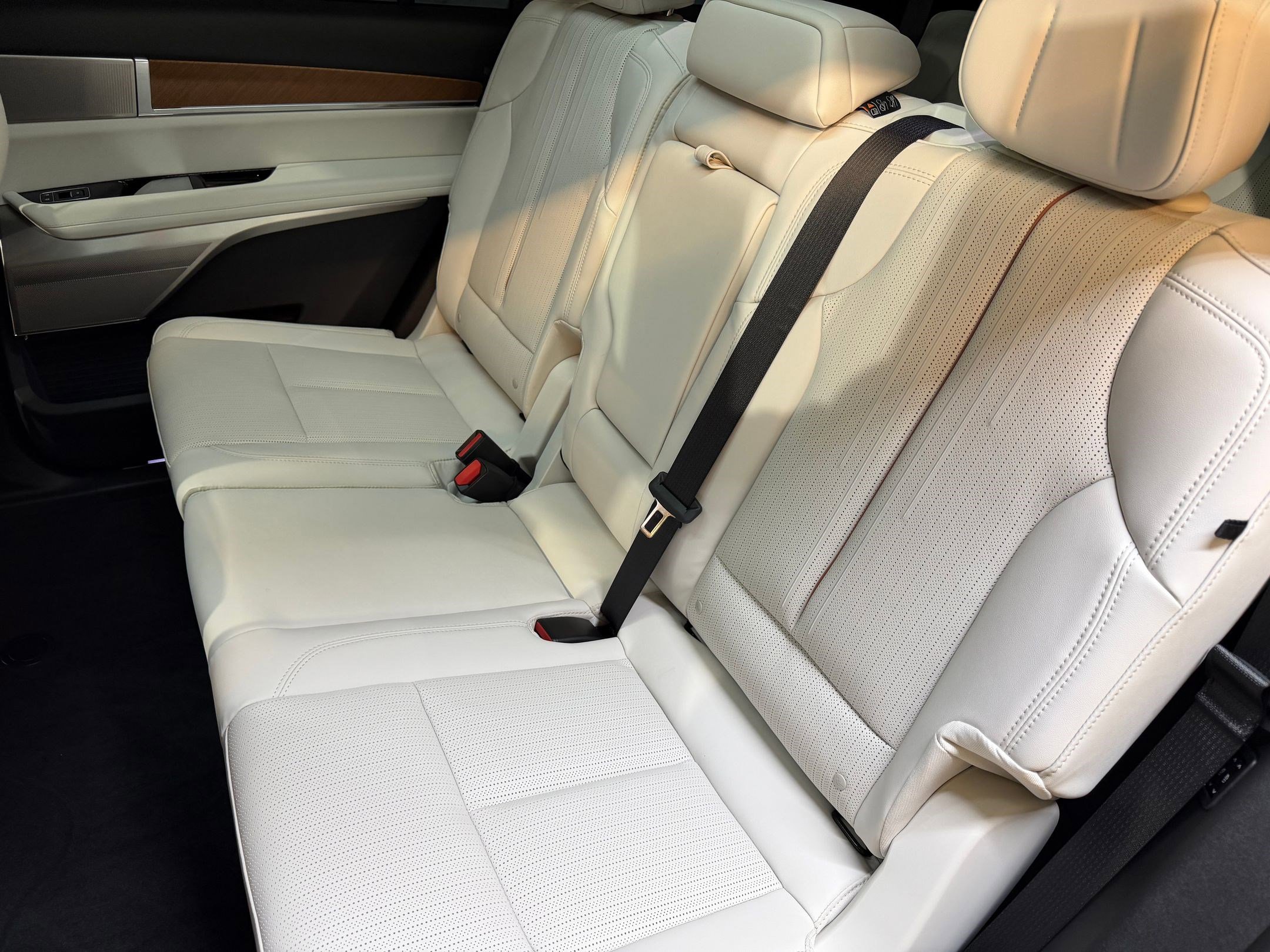 New 2026 Cadillac Vistiq Sport image 43