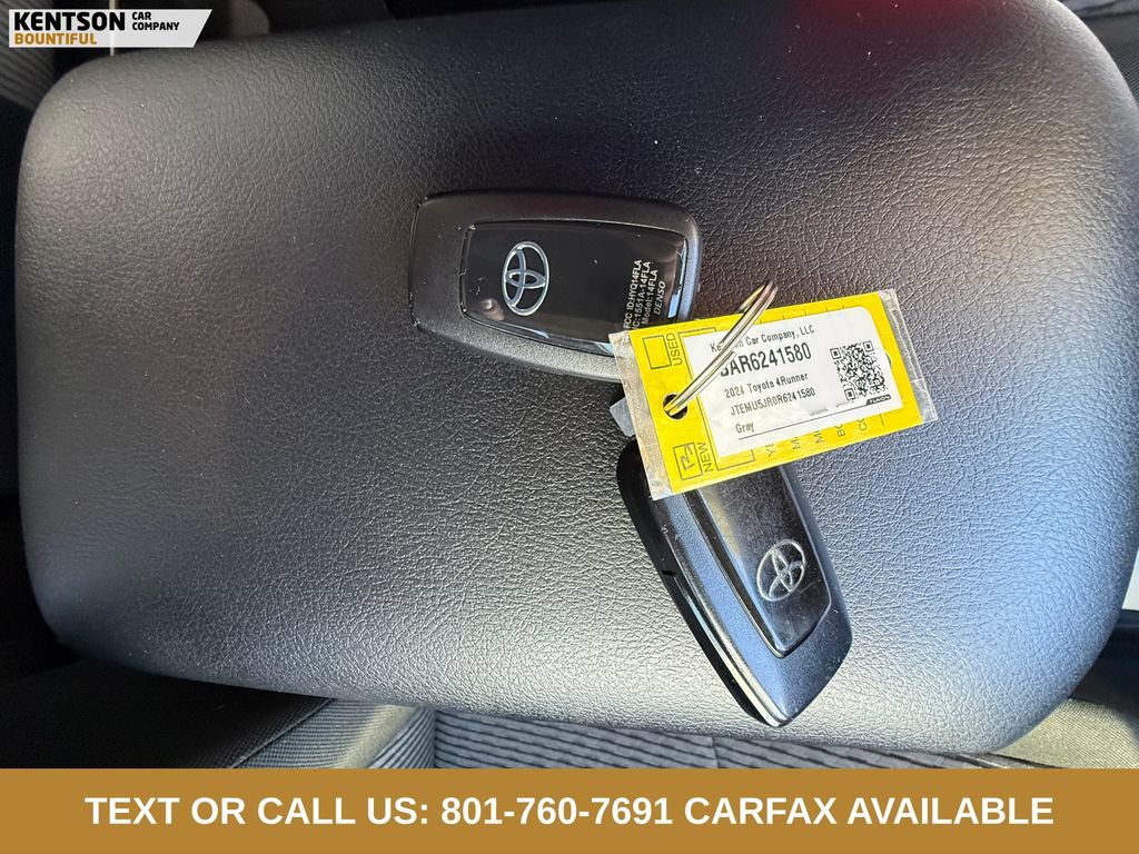 Used 2024 Toyota 4Runner SR5 AWD/4WD image 38