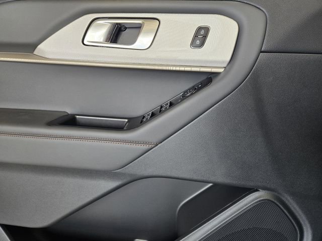 New 2026 Ford Explorer Active image 17
