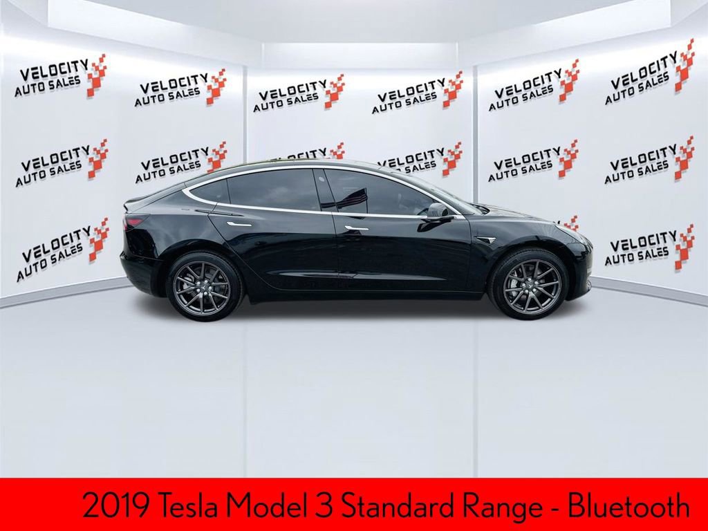 Used 2019 Tesla Model 3 Standard Range image 2