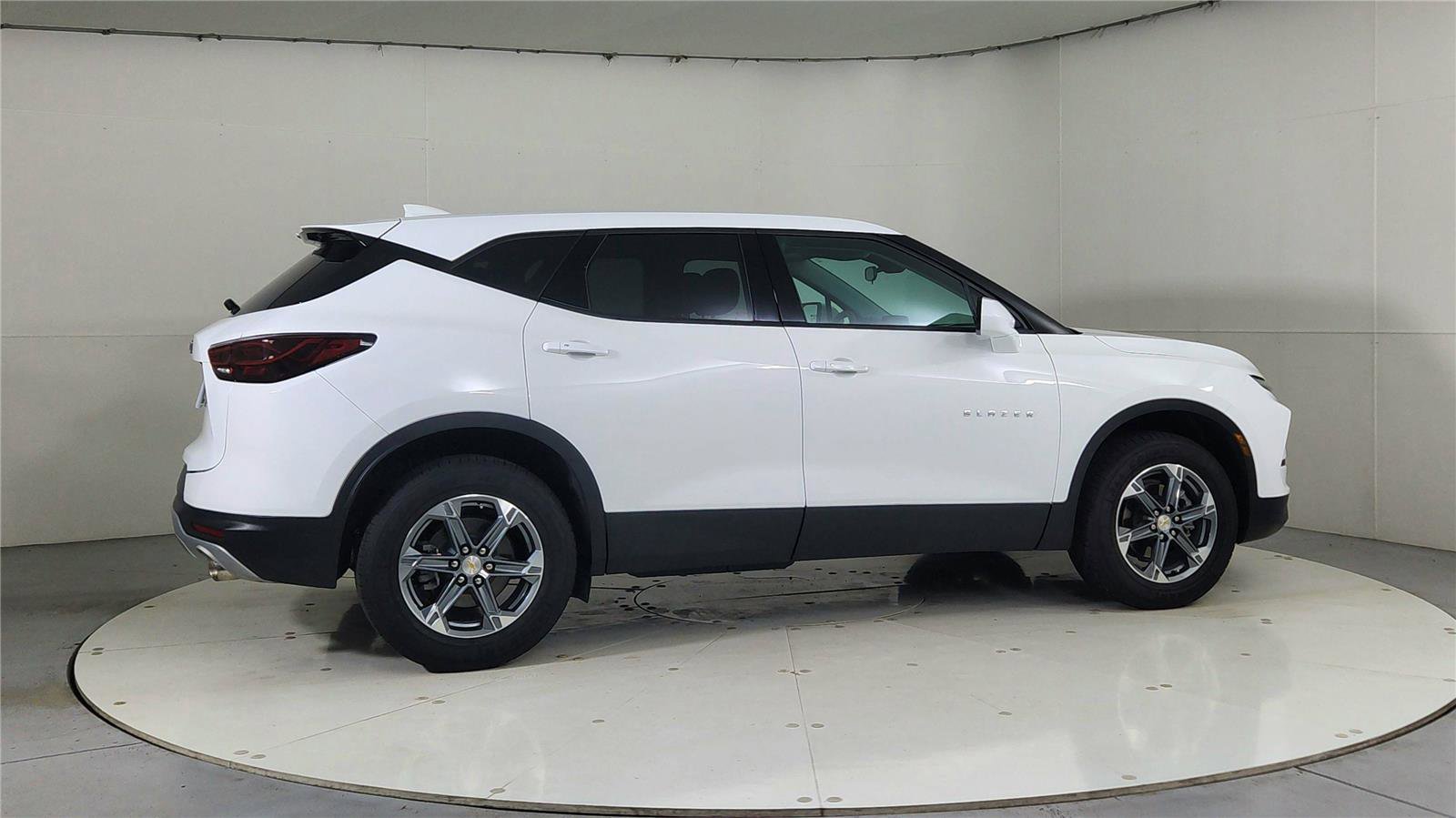 Used 2023 Chevrolet Blazer LT image 7