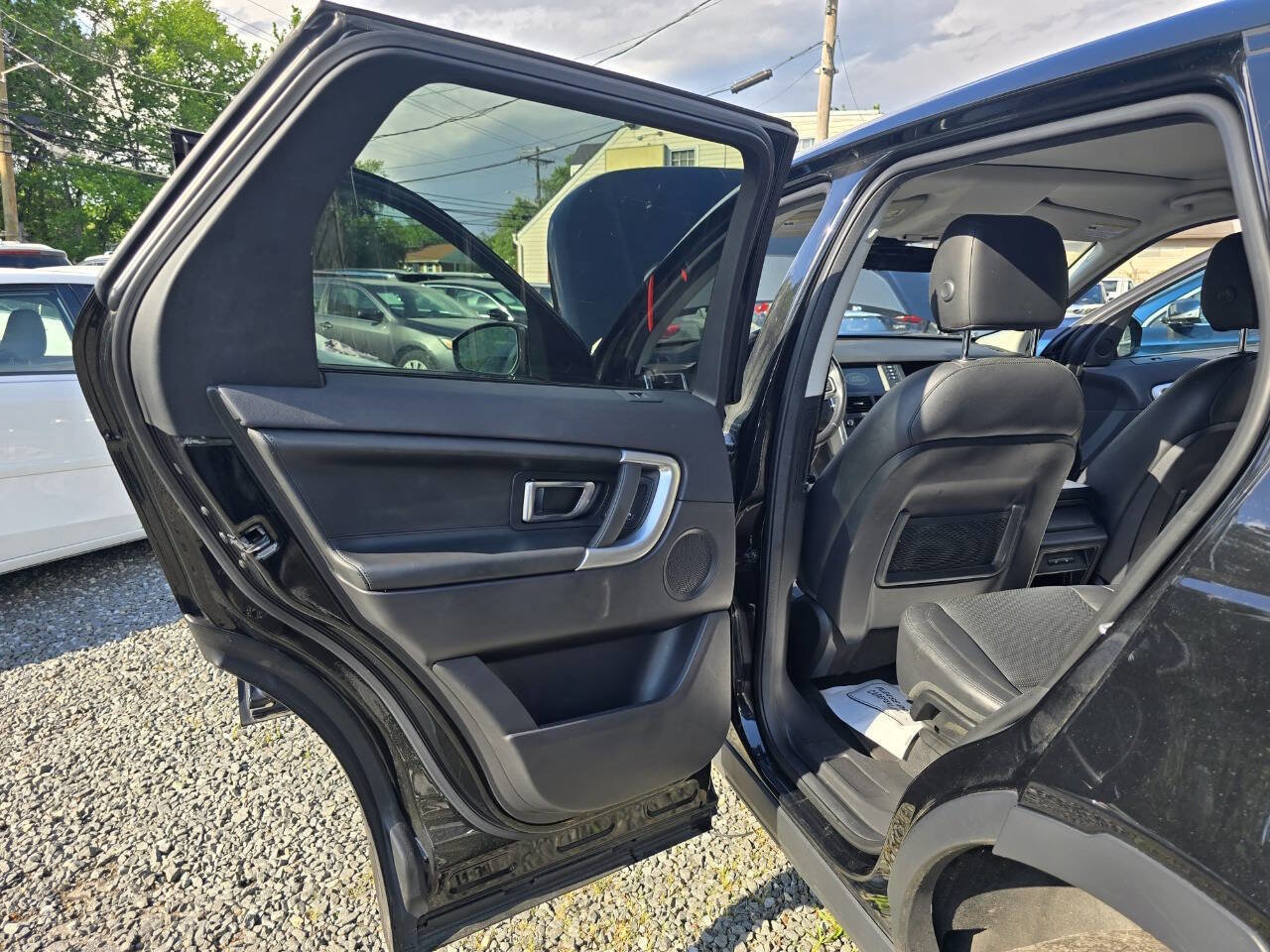 Used 2018 Land Rover Discovery Sport HSE Luxury image 33