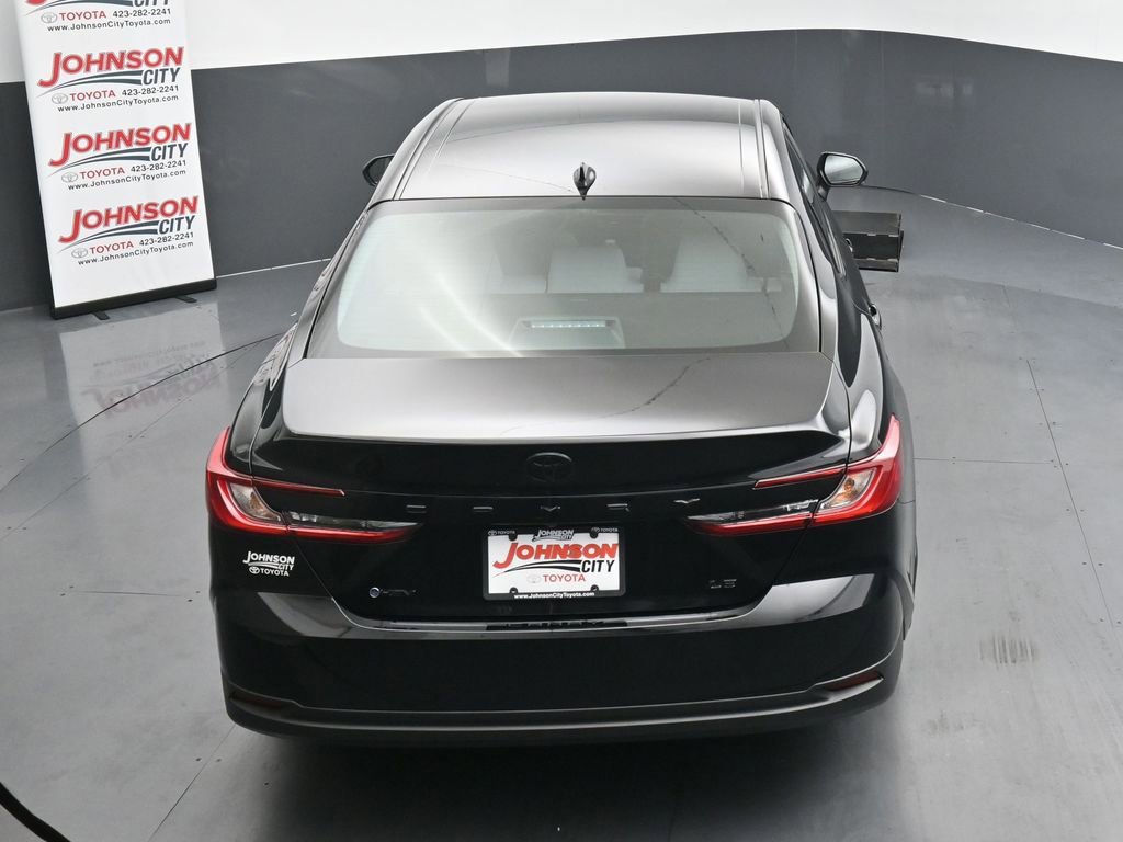 Used 2025 Toyota Camry LE FWD image 30