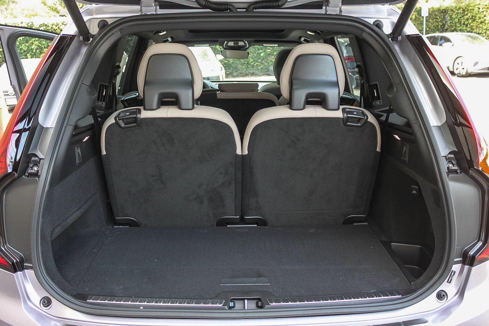 New 2026 Volvo XC90 B6 Plus w/ Protection Package Premier AWD/4WD image 12