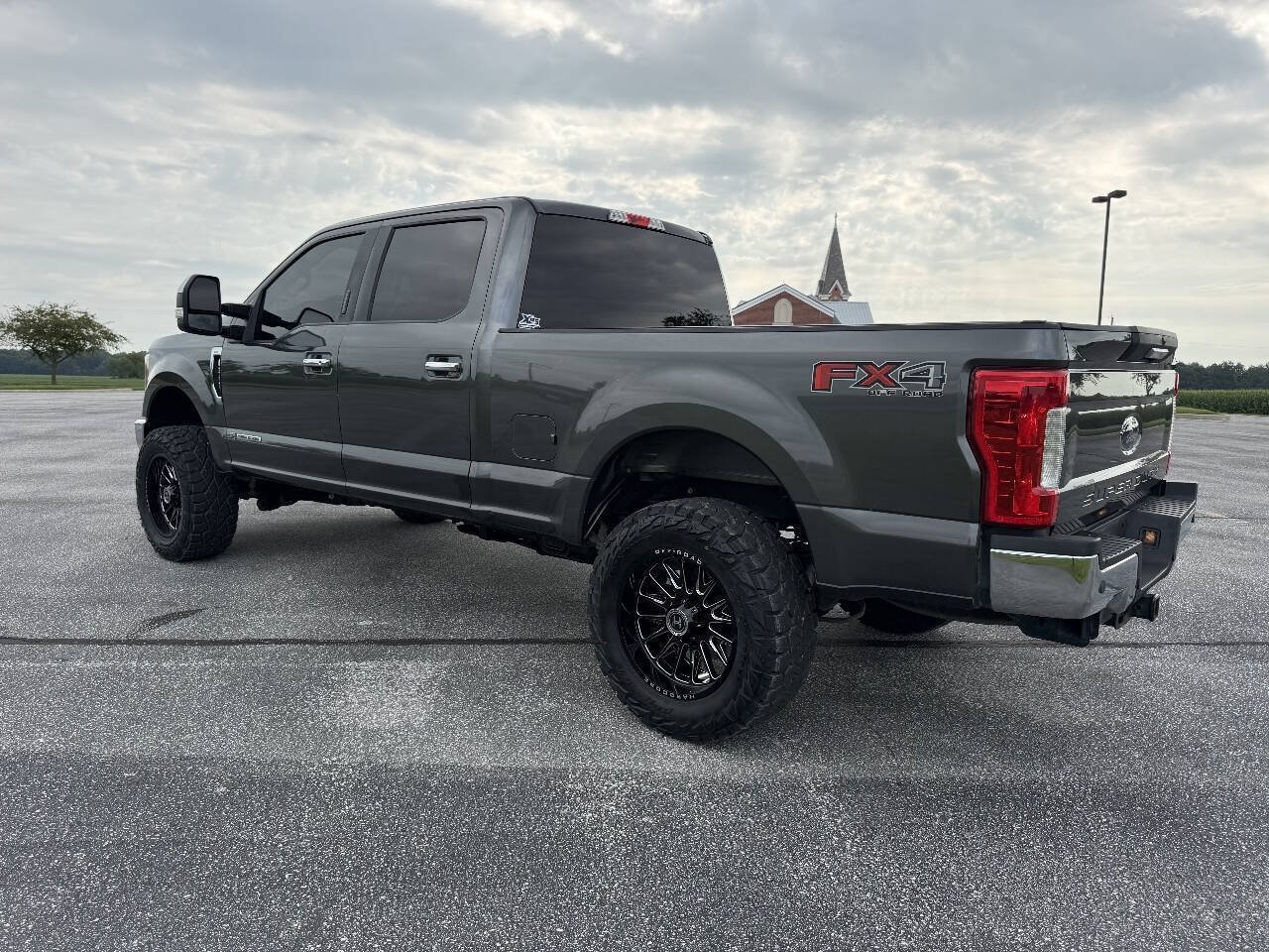 Used 2017 Ford F250 XLT w/ XLT Premium Package AWD/4WD image 10