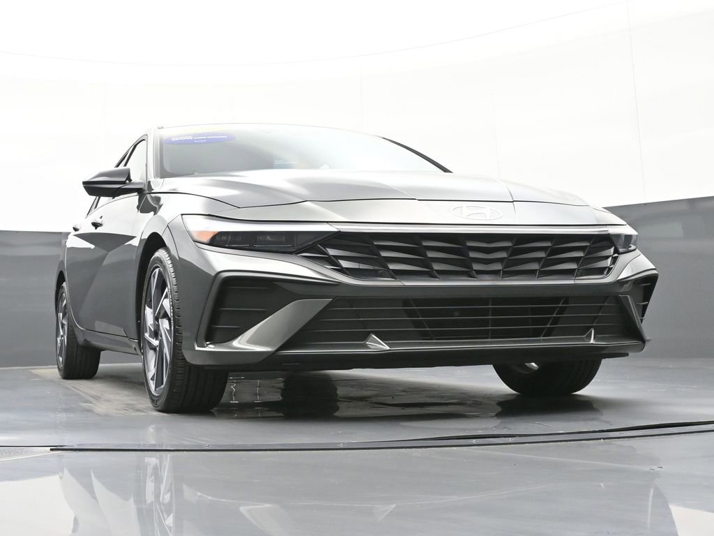 Used 2025 Hyundai Elantra Sport image 53