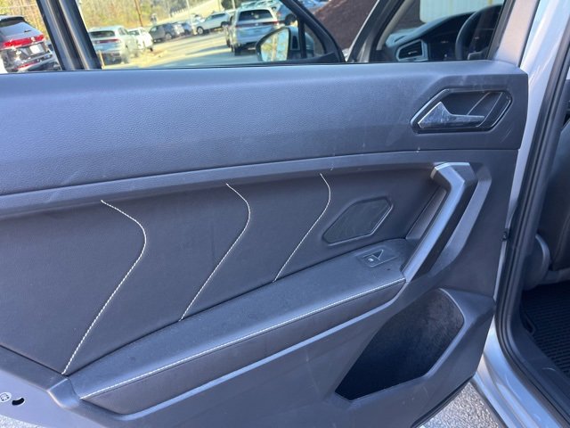 Used 2024 Volkswagen Tiguan SE image 11