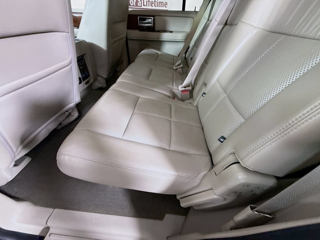Used 2013 Lincoln Navigator 2WD w/ HD Trailer Tow Pkg image 29