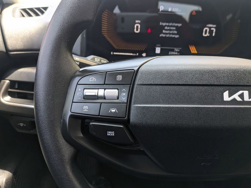 Used 2025 Kia K4 FWD image 26