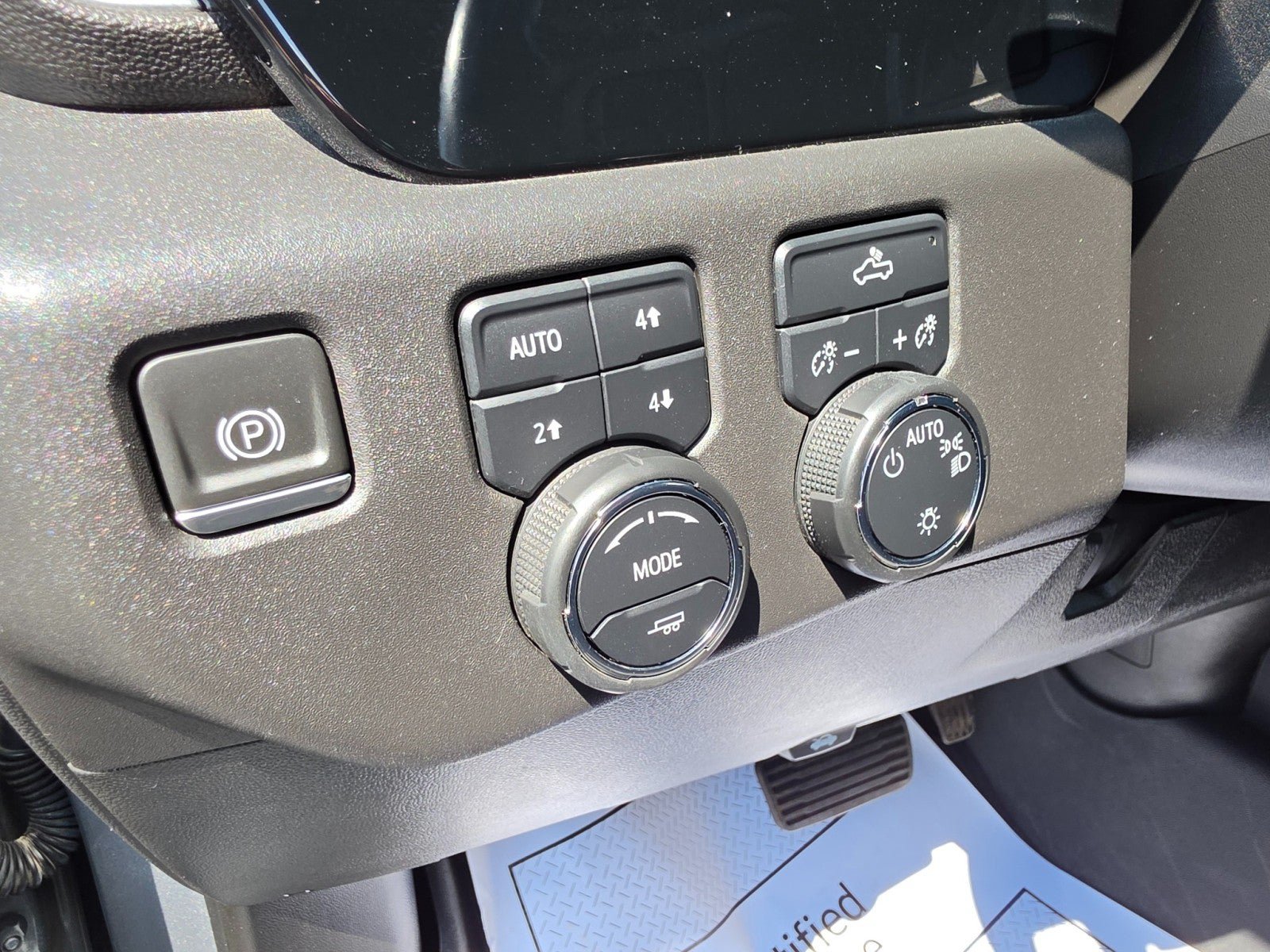Used 2023 Chevrolet Silverado 1500 LT AWD/4WD image 34