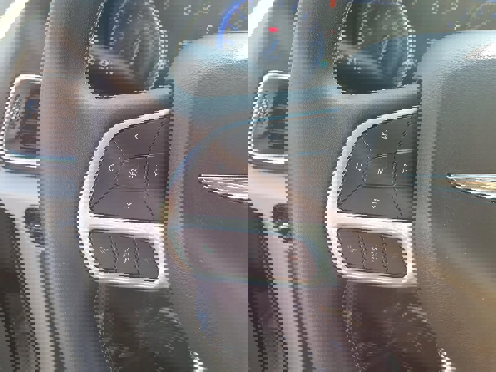 Used 2023 Chrysler Pacifica Touring-L image 7