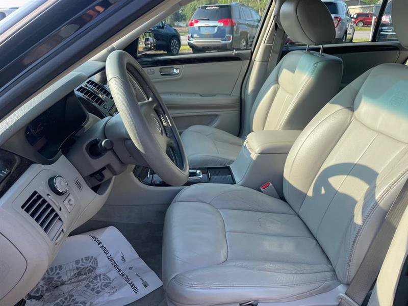 Used 2009 Cadillac DTS w/ Sun And Sound Package FWD image 10