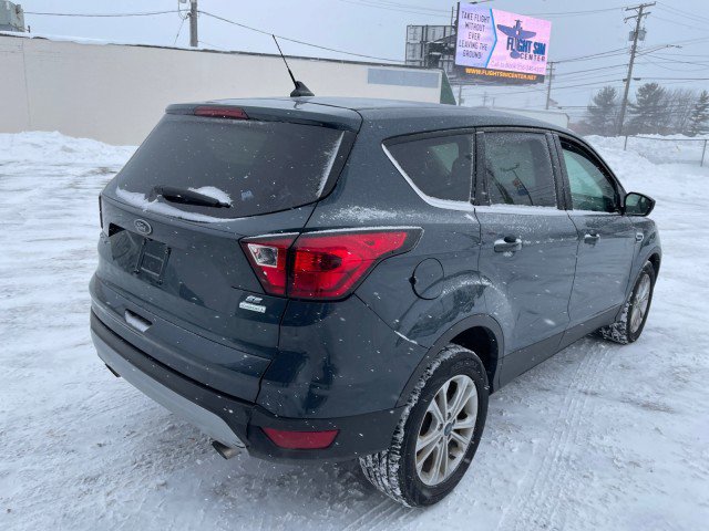 Used 2019 Ford Escape SE image 5